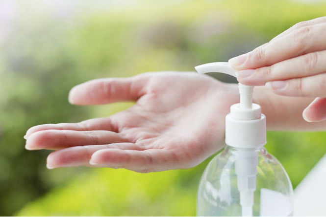 các điểm bán hàng của Vietlott cần chuẩn bị nước rửa tay sát khuẩn (chotlo247.me)